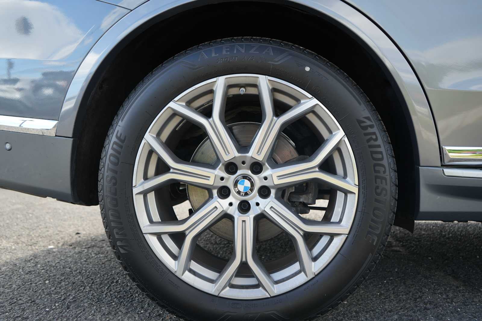 2023 BMW X7 xDrive40i Sports Activity Vehicle