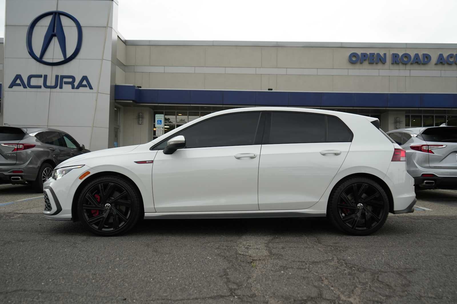 2023 Volkswagen Golf GTI 2.0T SE Manual