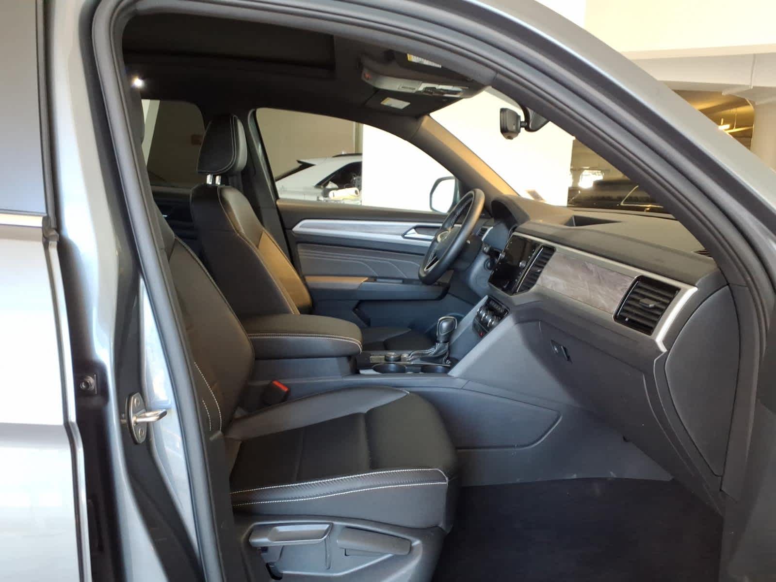 2023 Volkswagen Atlas Cross Sport 3.6L V6 SE w/Technology 4MOTION