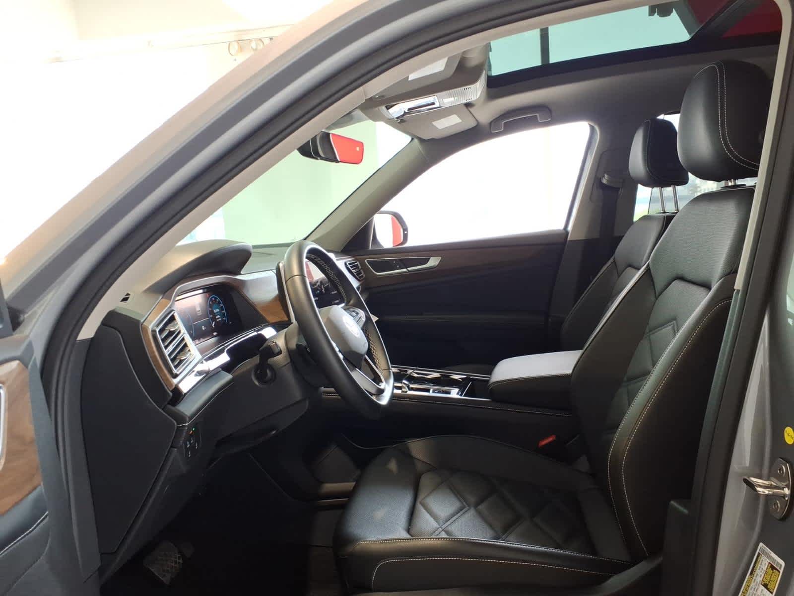 2026 Volkswagen Atlas 2.0T SE w/Technology 4MOTION