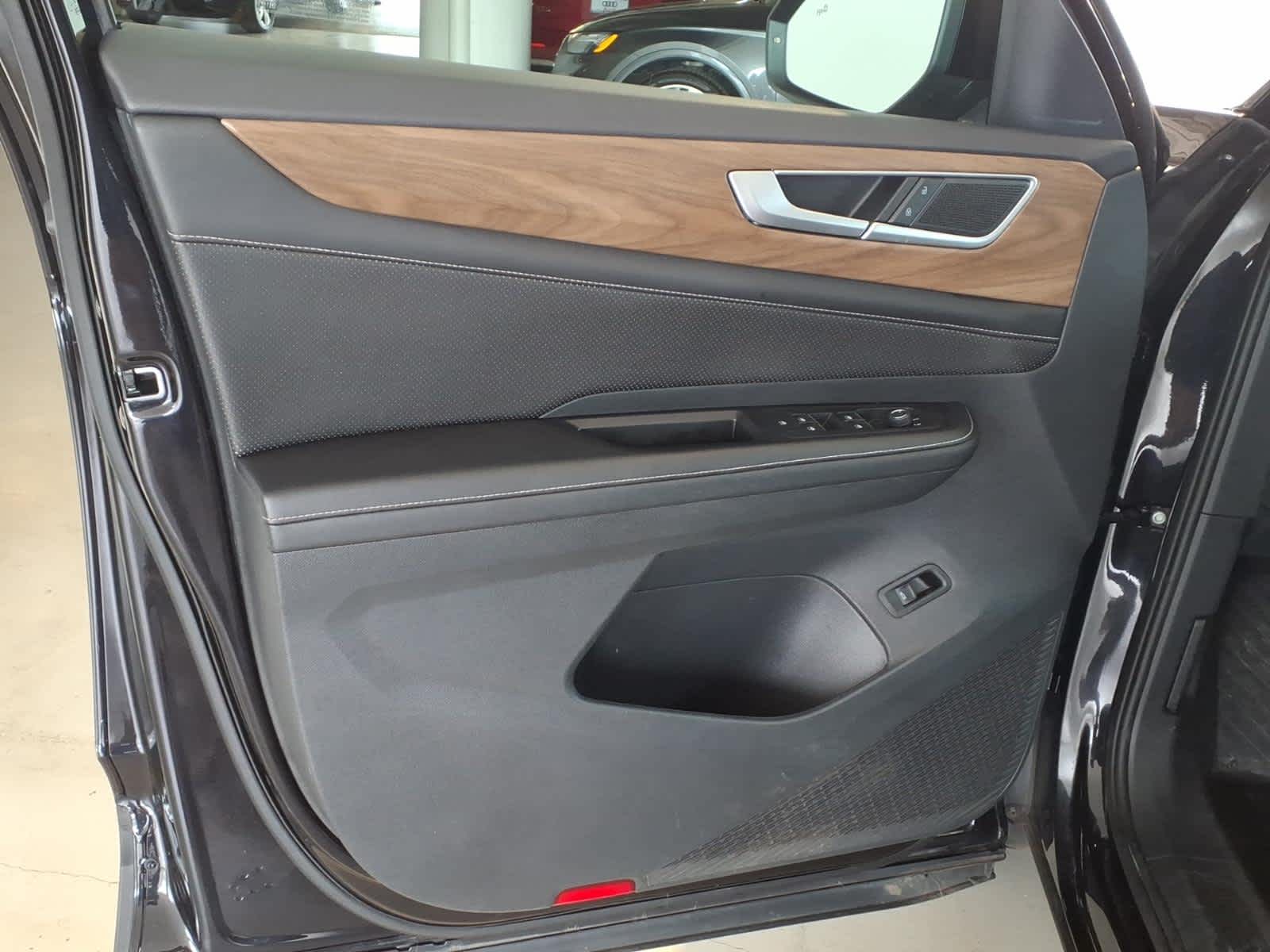 2024 Volkswagen Atlas 2.0T SE w/Technology 4MOTION