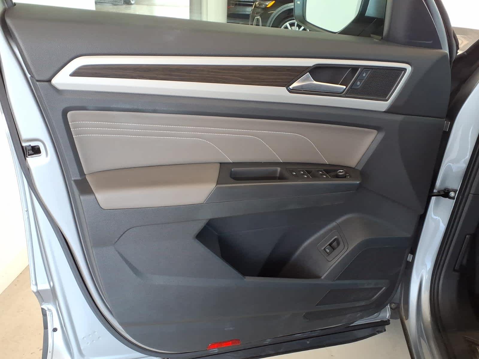 2023 Volkswagen Atlas 3.6L V6 SE w/Technology 4MOTION