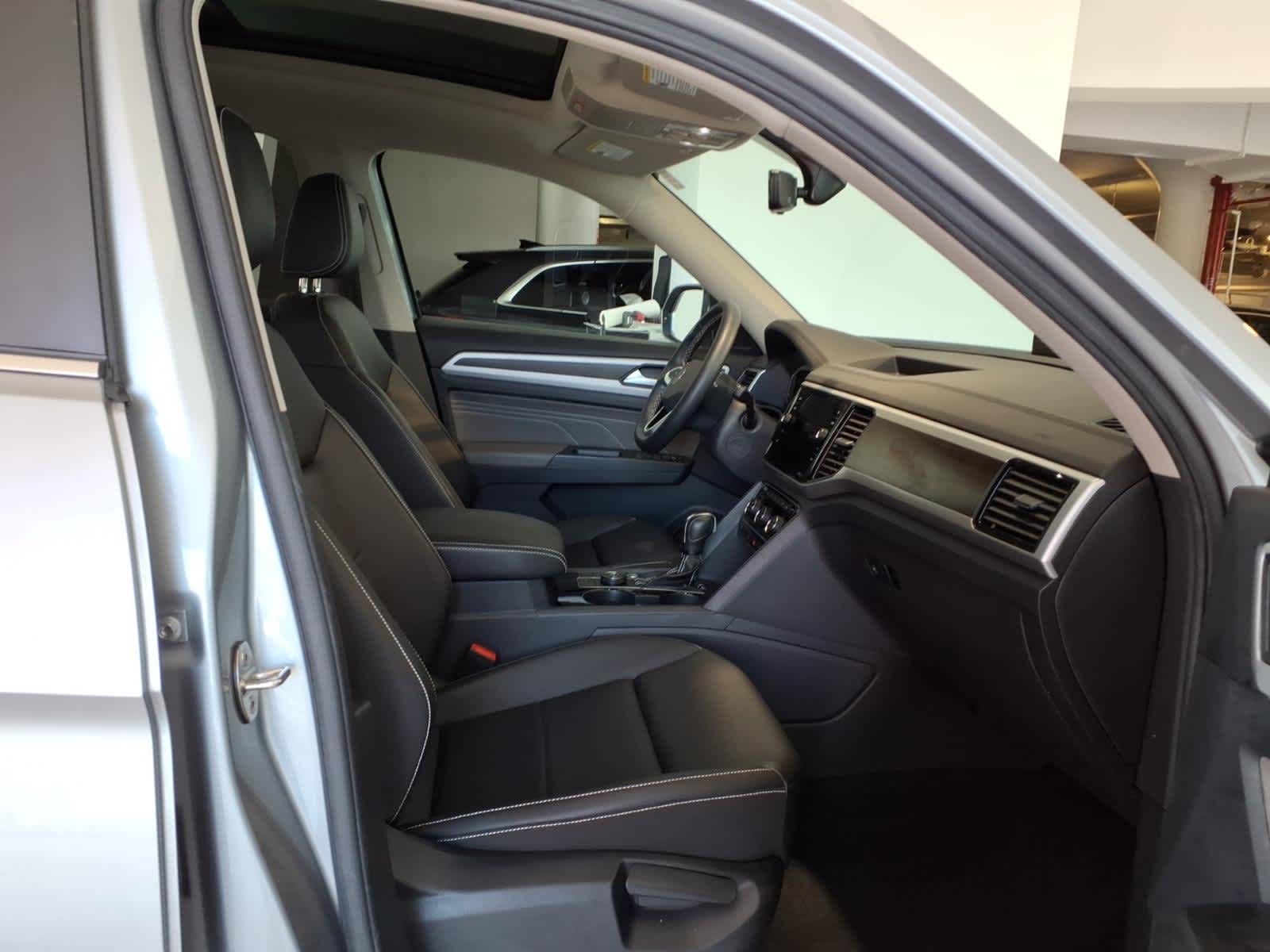 2023 Volkswagen Atlas 3.6L V6 SE w/Technology 4MOTION