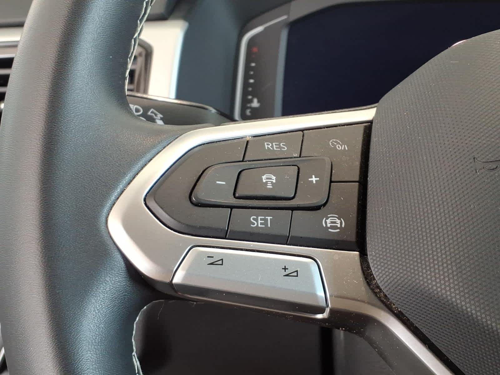 2023 Volkswagen Atlas 3.6L V6 SE w/Technology 4MOTION
