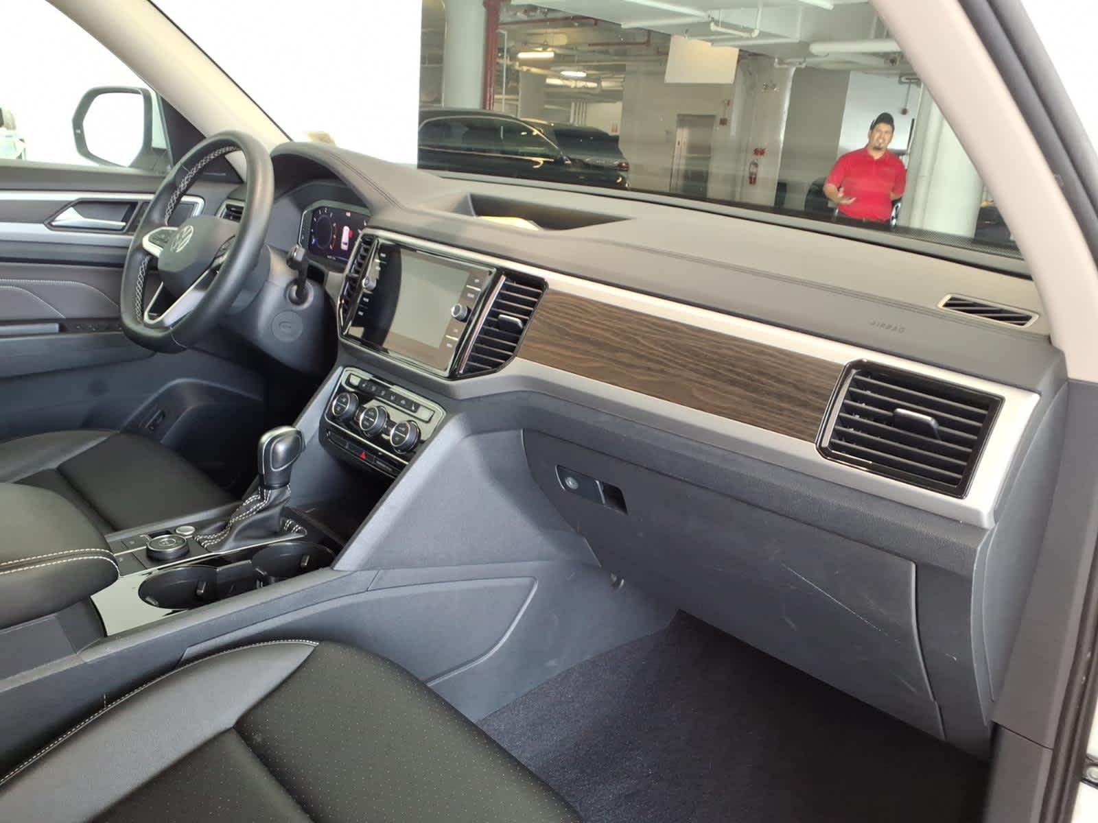 2023 Volkswagen Atlas 3.6L V6 SE w/Technology 4MOTION