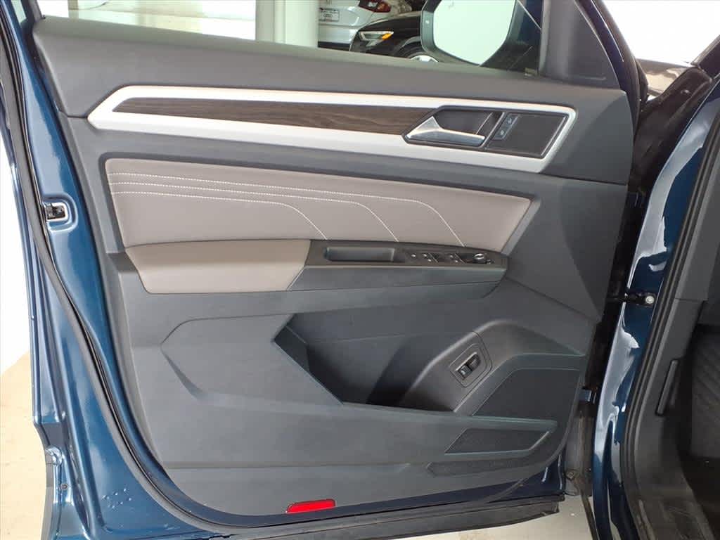 2023 Volkswagen Atlas 3.6L V6 SE w/Technology 4MOTION