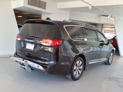 2018 Chrysler Pacifica Hybrid Limited FWD