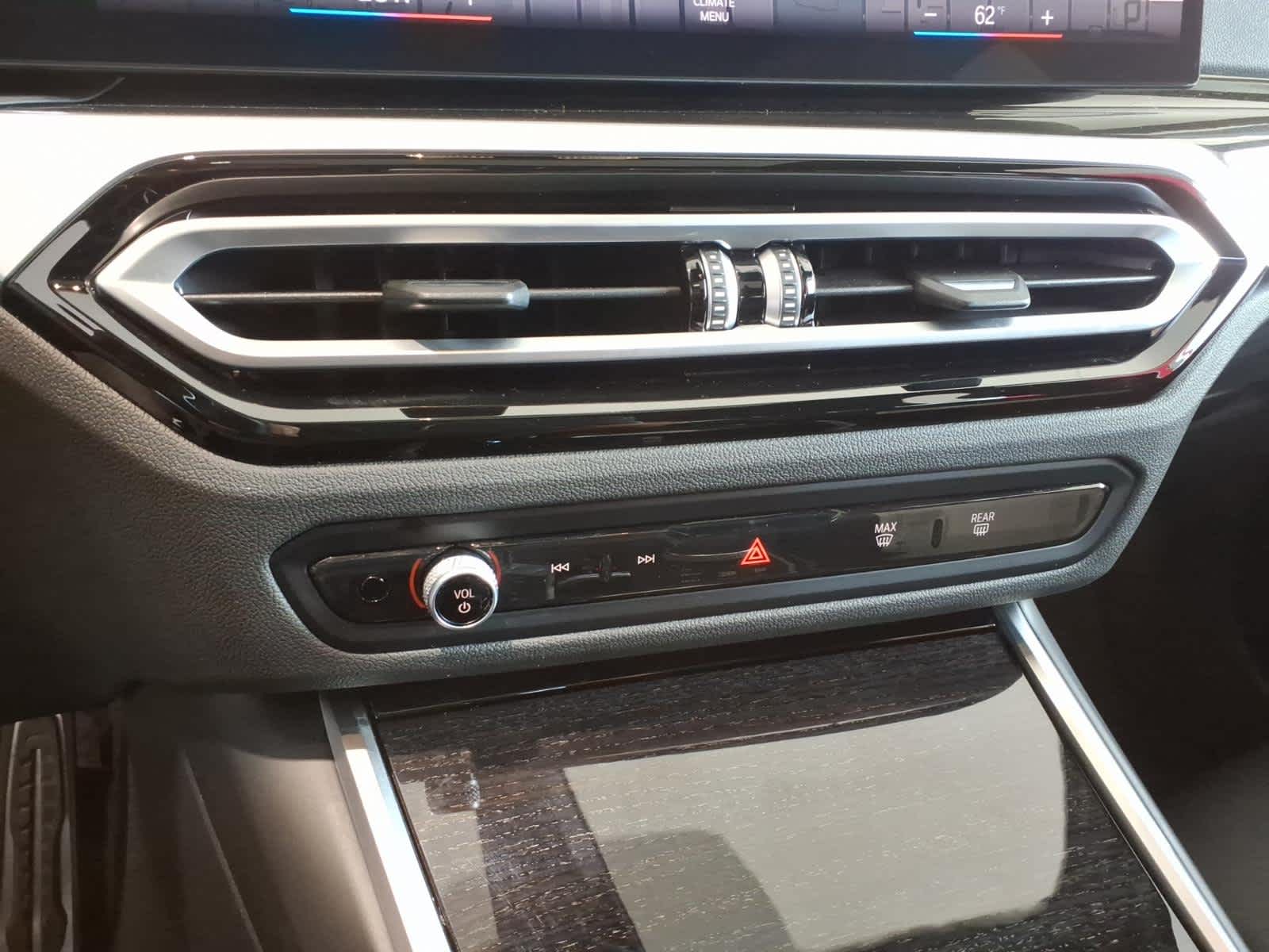 2023 BMW 3 Series 330i xDrive Sedan