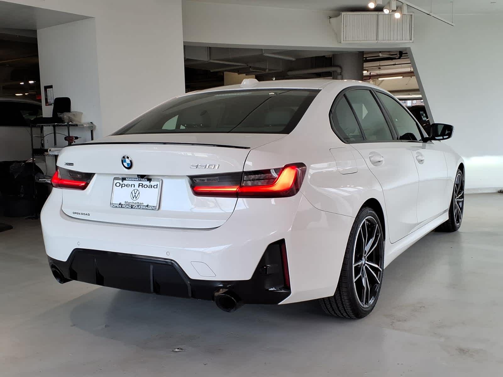 2023 BMW 3 Series 330i xDrive Sedan