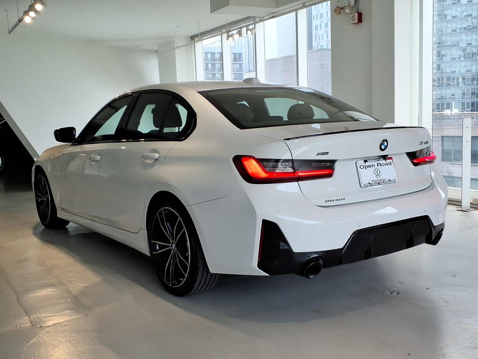 2023 BMW 3 Series 330i xDrive Sedan