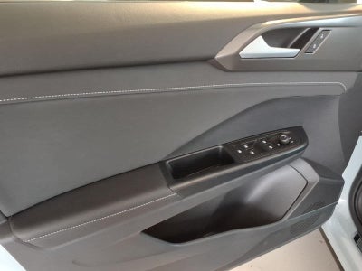 2026 Volkswagen Taos SE Black 4MOTION