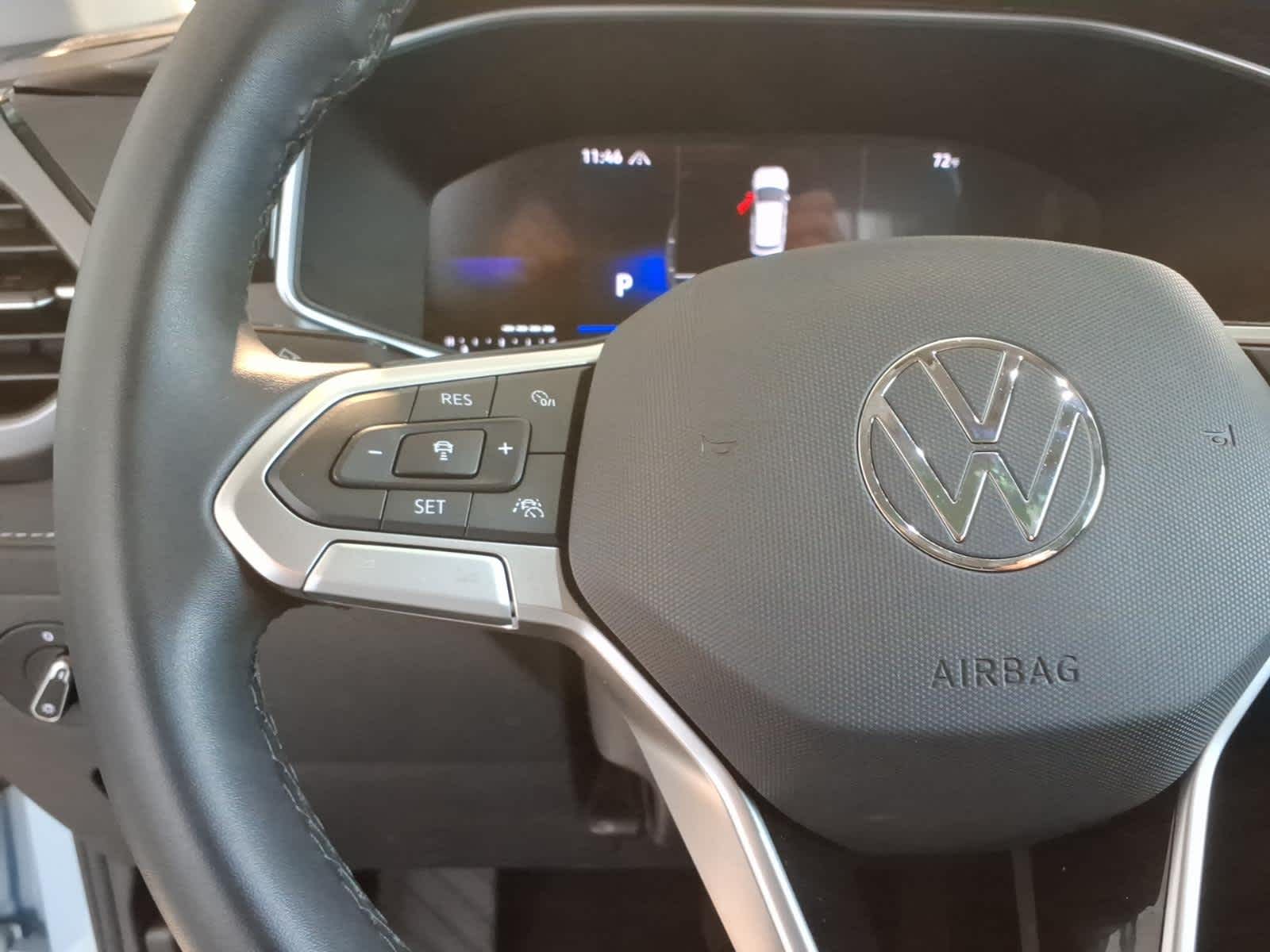 2026 Volkswagen Taos SE Black 4MOTION