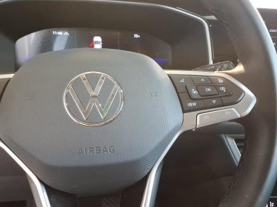 2026 Volkswagen Taos SE Black 4MOTION