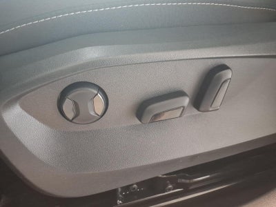 2026 Volkswagen Taos SE Black 4MOTION