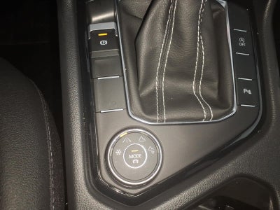 2026 Volkswagen Taos SE Black 4MOTION
