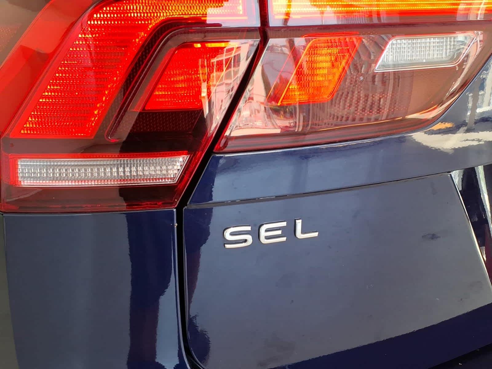 2023 Volkswagen Tiguan 2.0T SEL R-Line 4MOTION