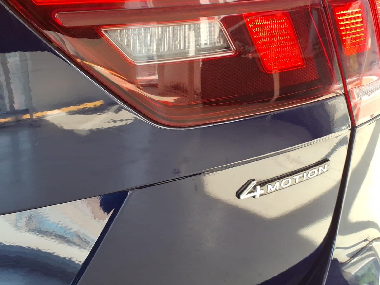 2023 Volkswagen Tiguan 2.0T SEL R-Line 4MOTION