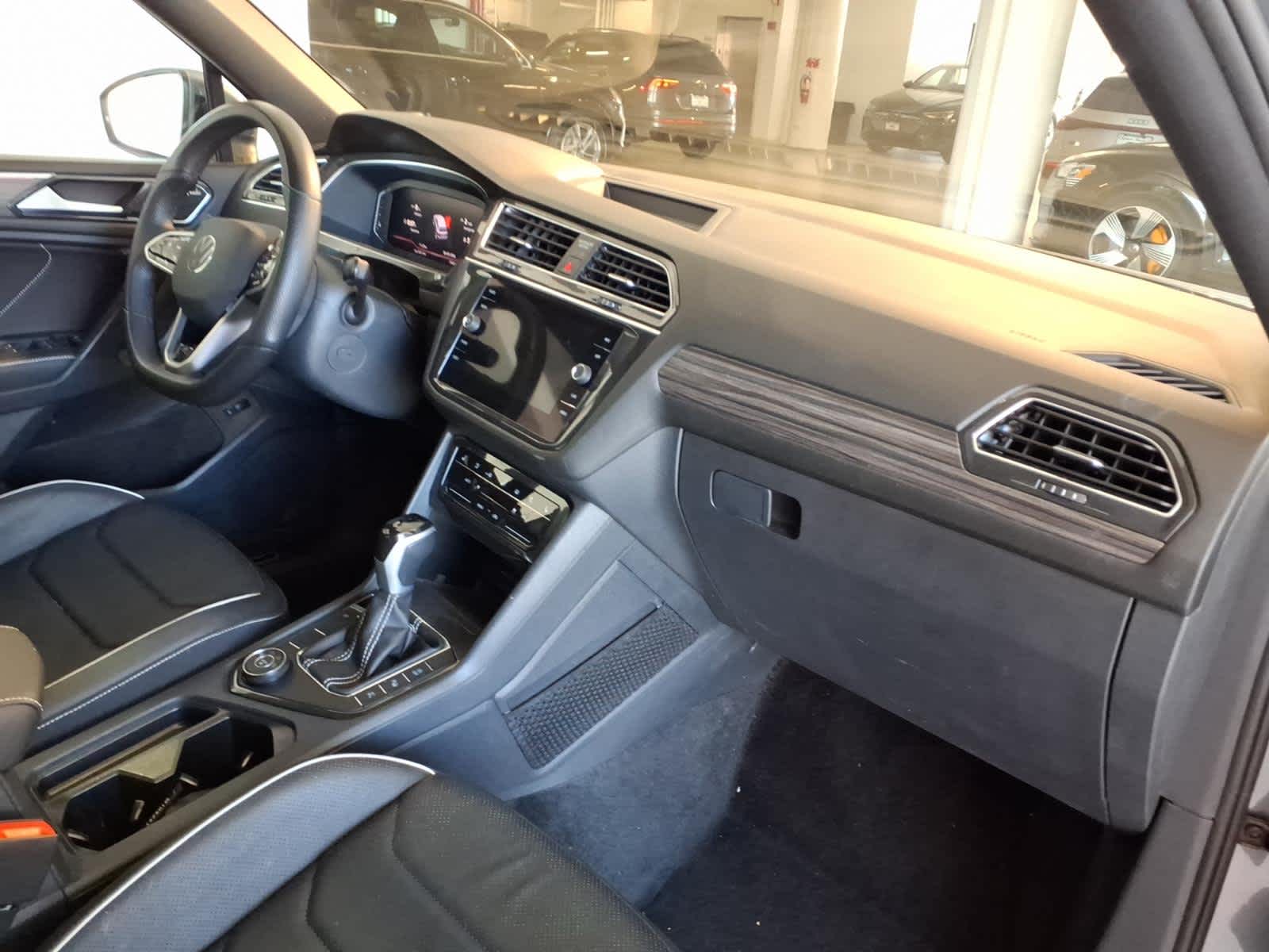 2023 Volkswagen Tiguan 2.0T SEL R-Line 4MOTION