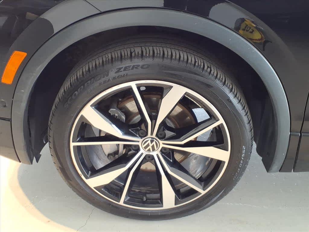 2022 Volkswagen Tiguan 2.0T SEL R-Line 4MOTION