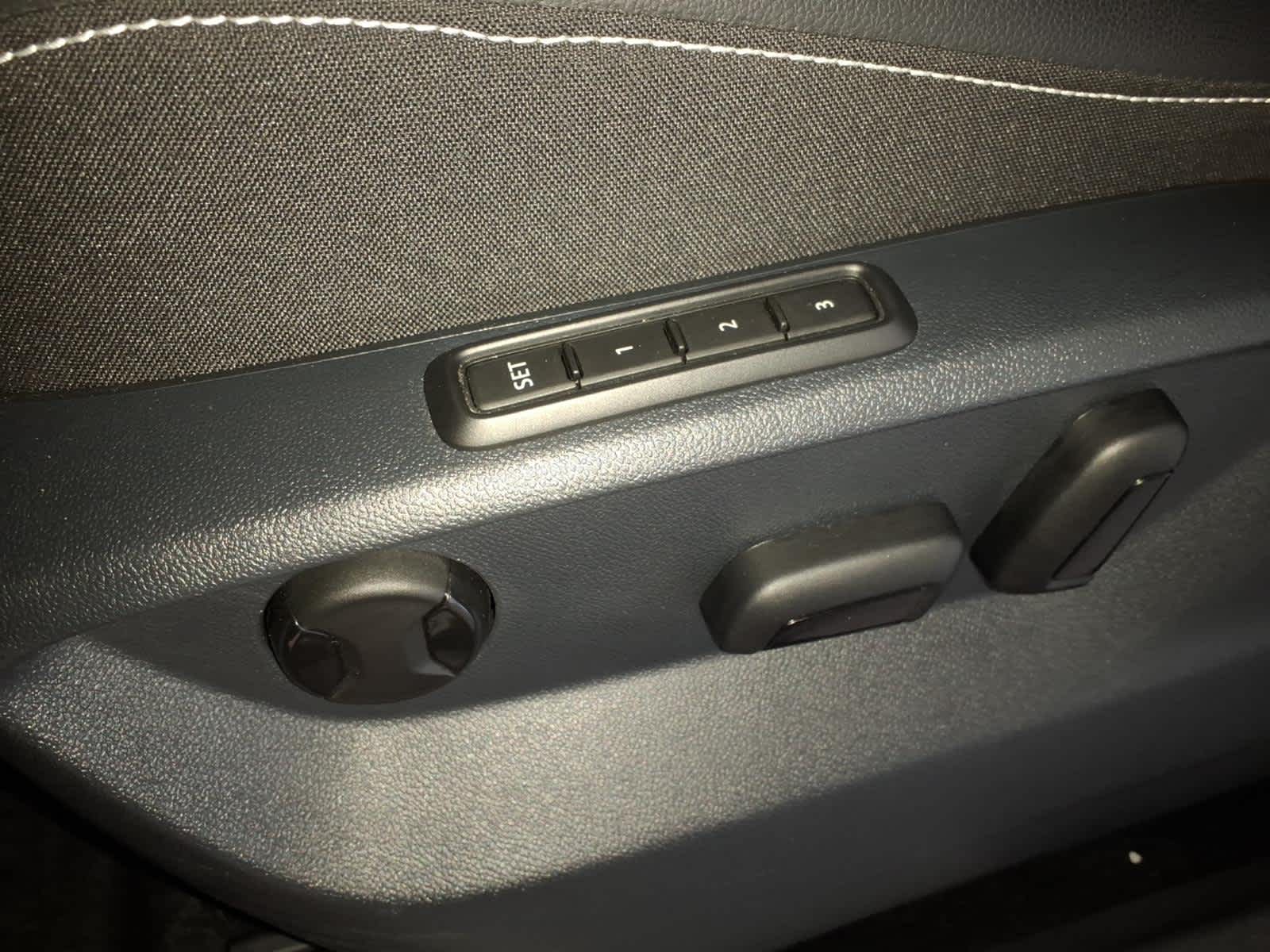 2024 Volkswagen Tiguan 2.0T SEL R-Line 4MOTION