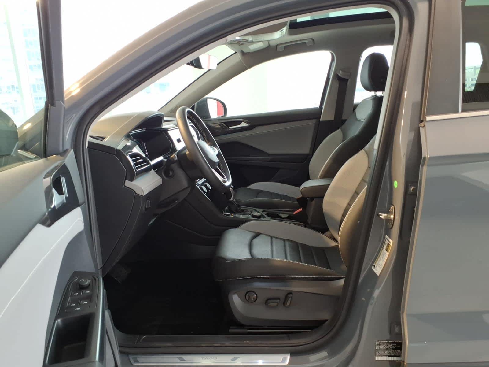 2023 Volkswagen Taos SEL 4MOTION