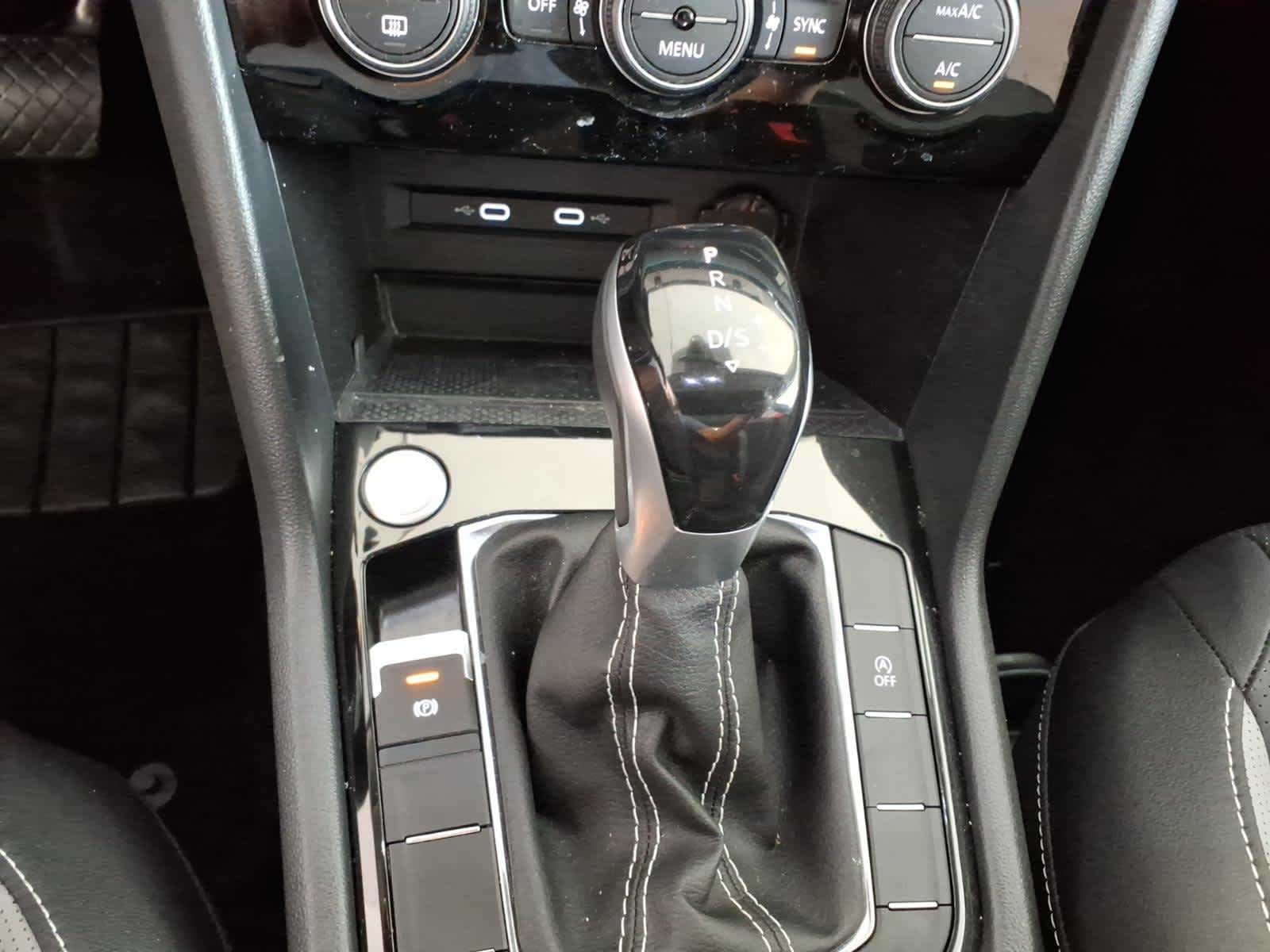 2023 Volkswagen Taos SEL 4MOTION