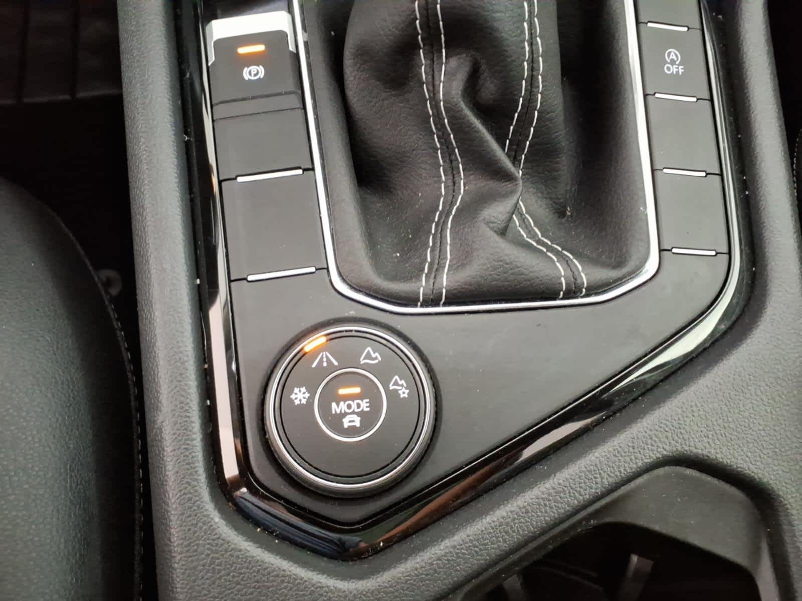 2023 Volkswagen Taos SEL 4MOTION