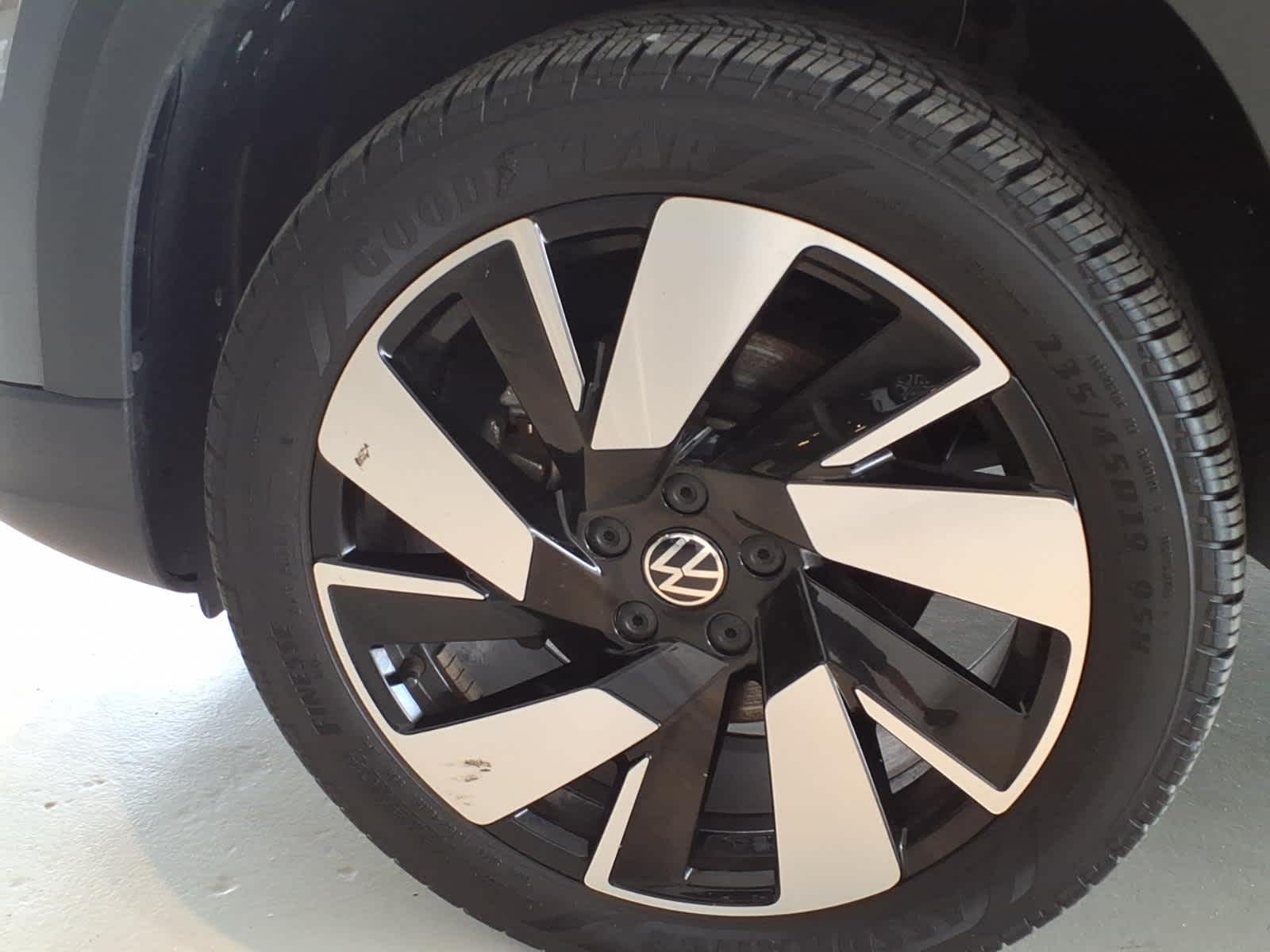 2023 Volkswagen Taos SEL 4MOTION