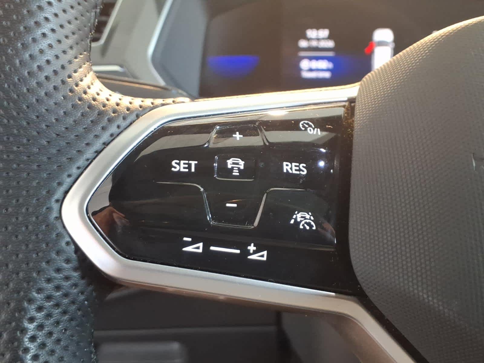 2023 Volkswagen Tiguan 2.0T SE R-Line Black 4MOTION