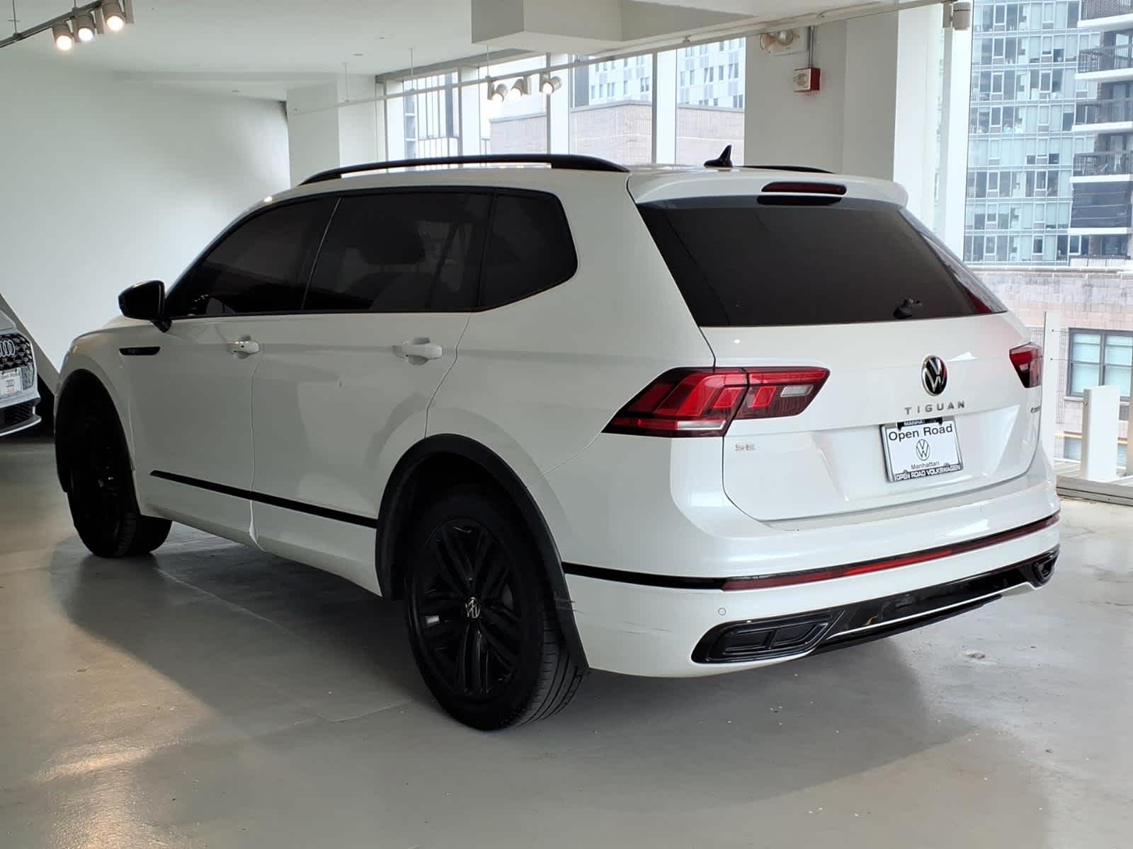 2022 Volkswagen Tiguan 2.0T SE R-Line Black 4MOTION