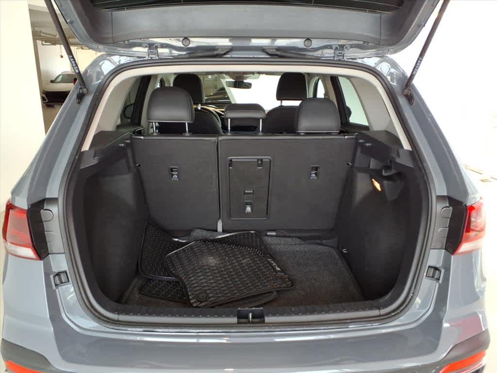 2023 Volkswagen Taos SE FWD