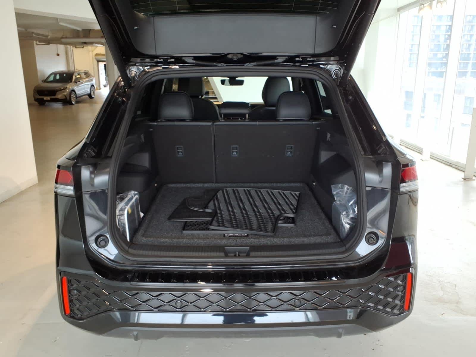 2026 Volkswagen Tiguan SE R-Line Black 4MOTION