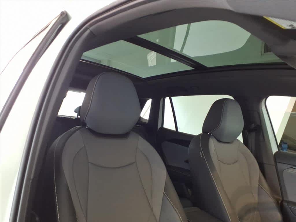 2025 Volkswagen Tiguan 2.0T SE R-Line Black 4MOTION