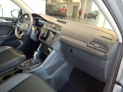 2024 Volkswagen Tiguan 2.0T SE 4MOTION