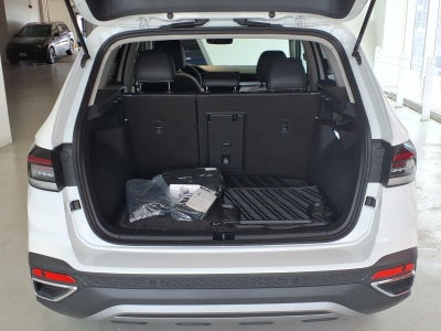 2026 Volkswagen Taos SE 4MOTION