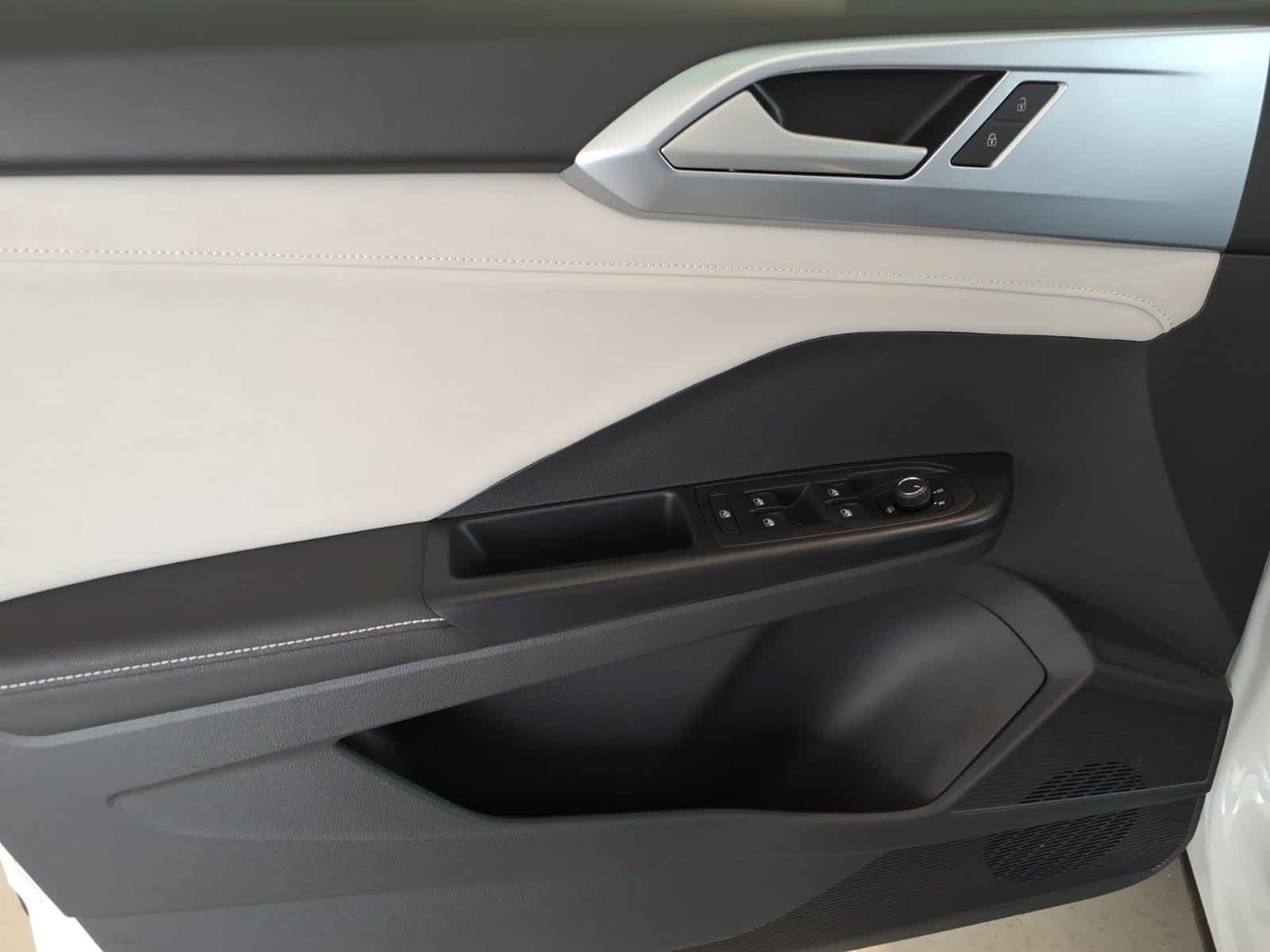 2026 Volkswagen Taos SE 4MOTION