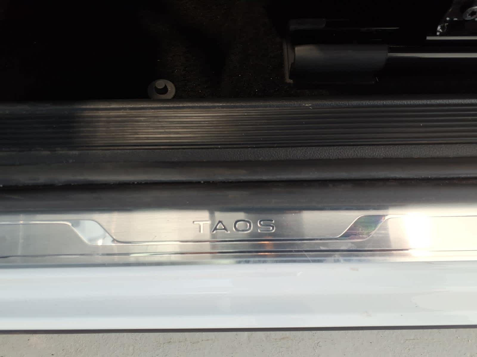 2026 Volkswagen Taos SE 4MOTION