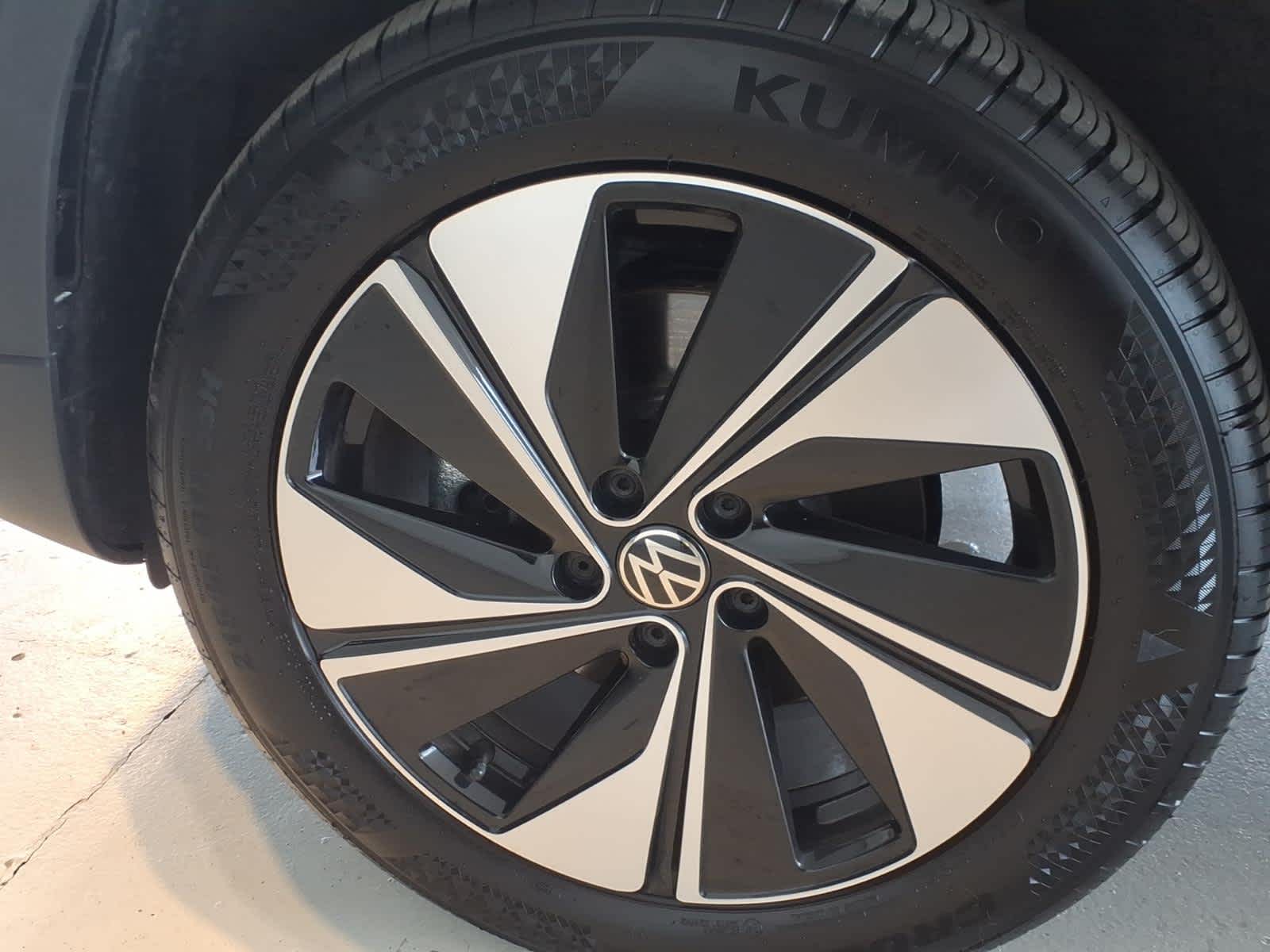 2026 Volkswagen Taos SE 4MOTION