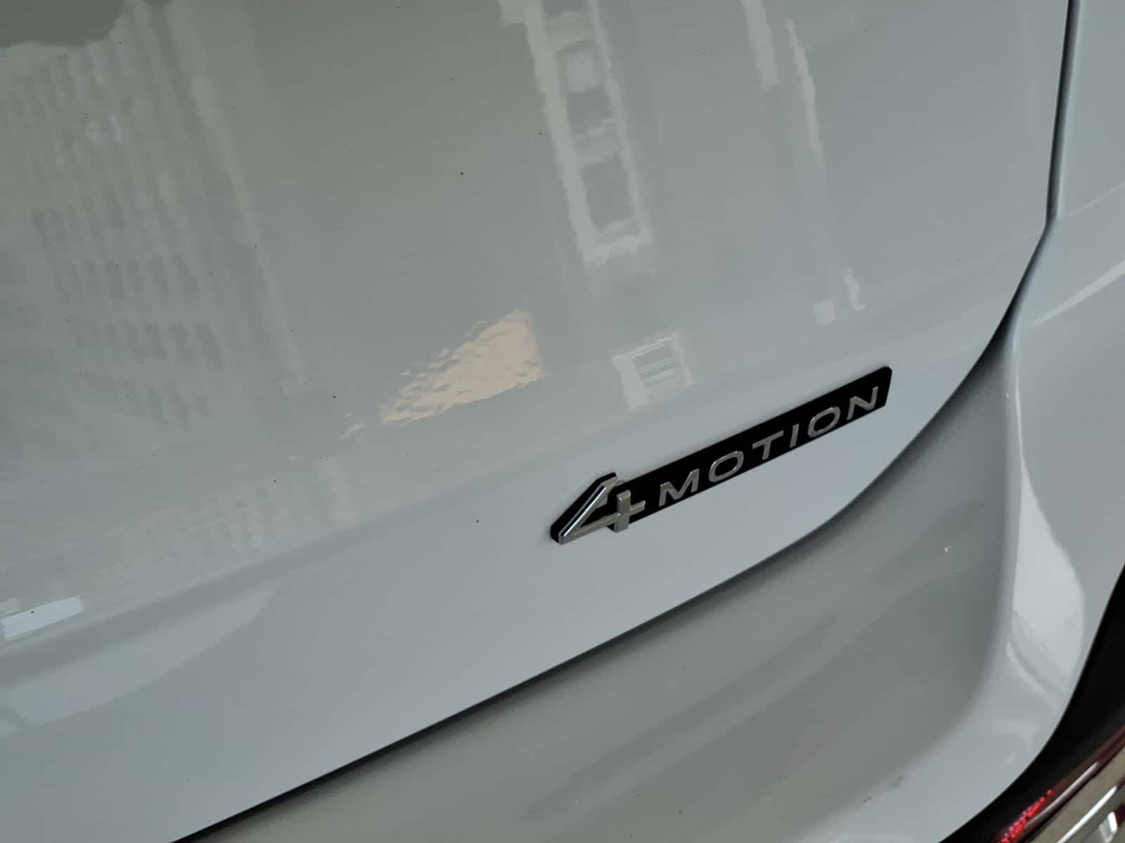 2024 Volkswagen Taos SE 4MOTION