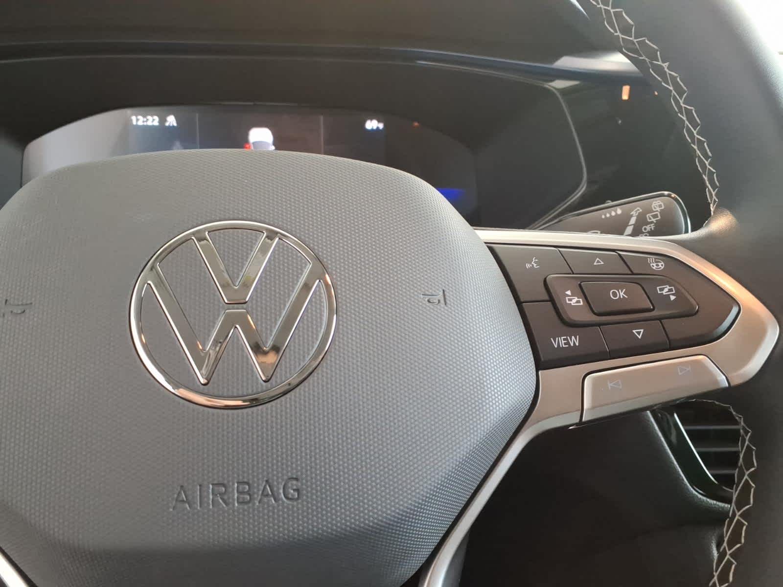 2024 Volkswagen Taos SE 4MOTION