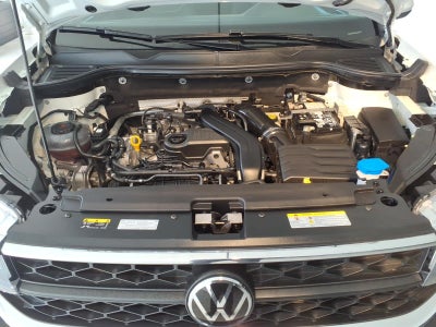 2024 Volkswagen Taos SE 4MOTION