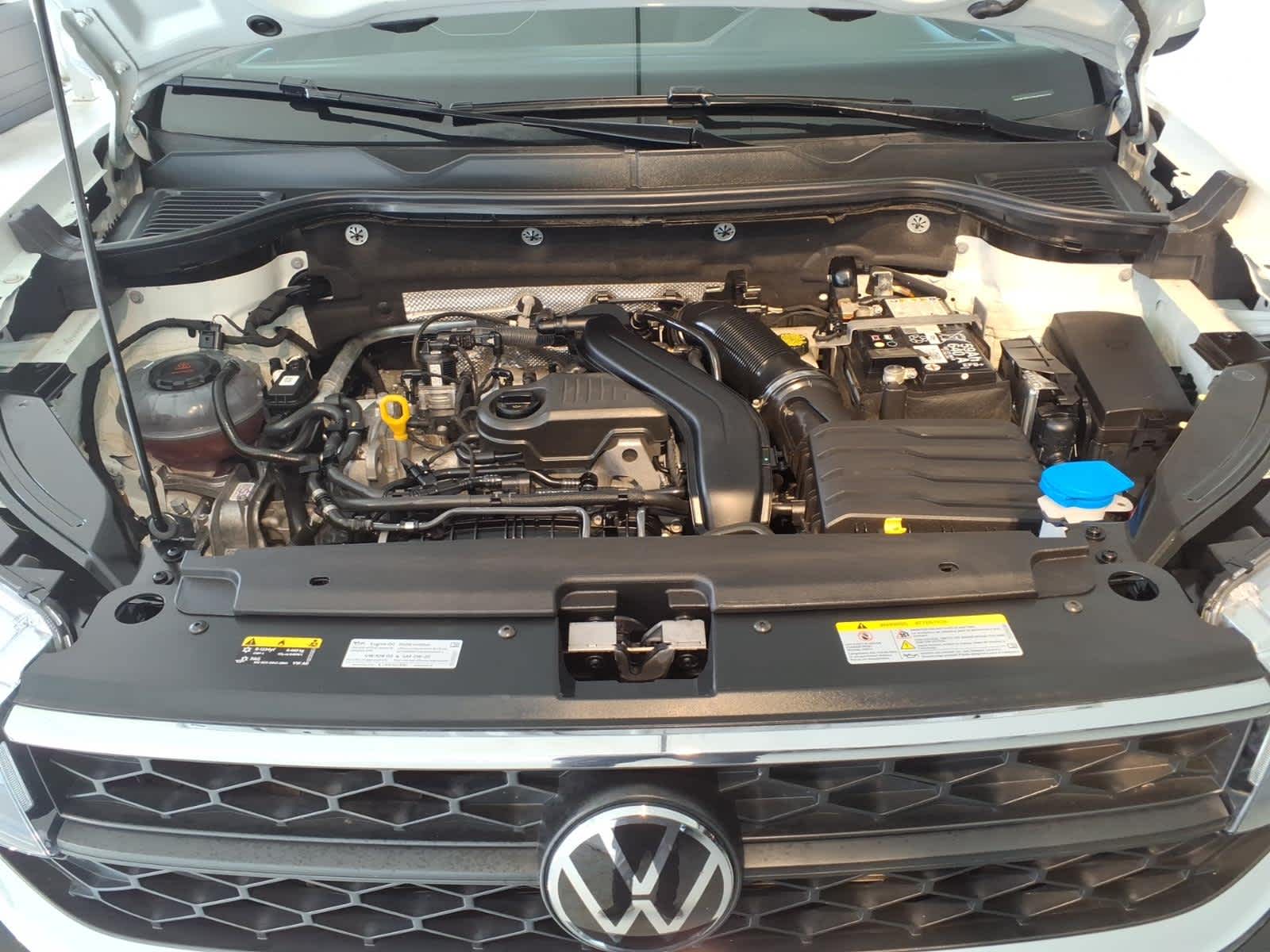 2024 Volkswagen Taos SE 4MOTION