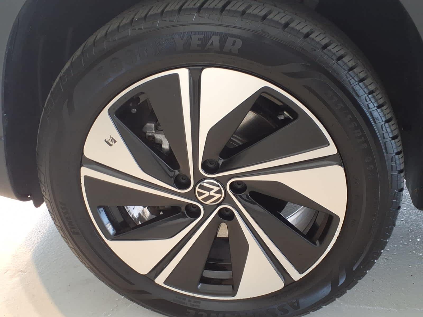 2024 Volkswagen Taos SE 4MOTION