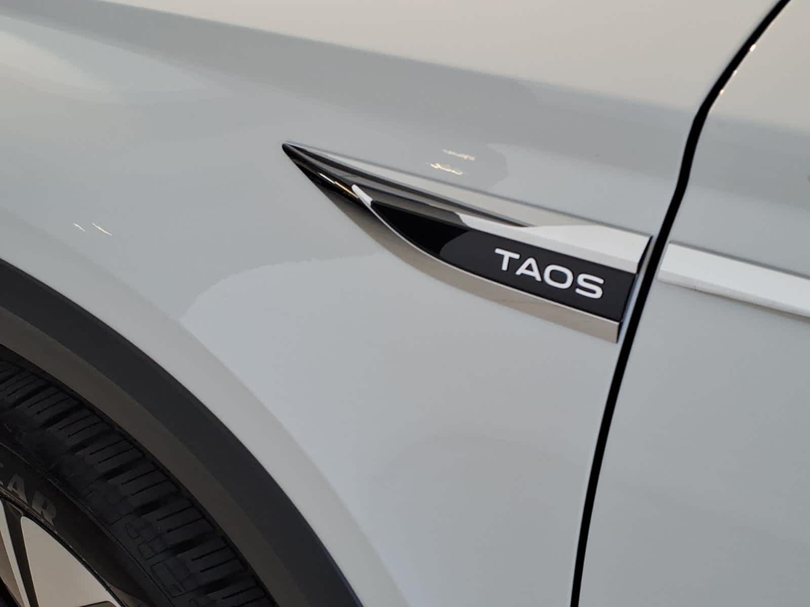 2024 Volkswagen Taos SE 4MOTION