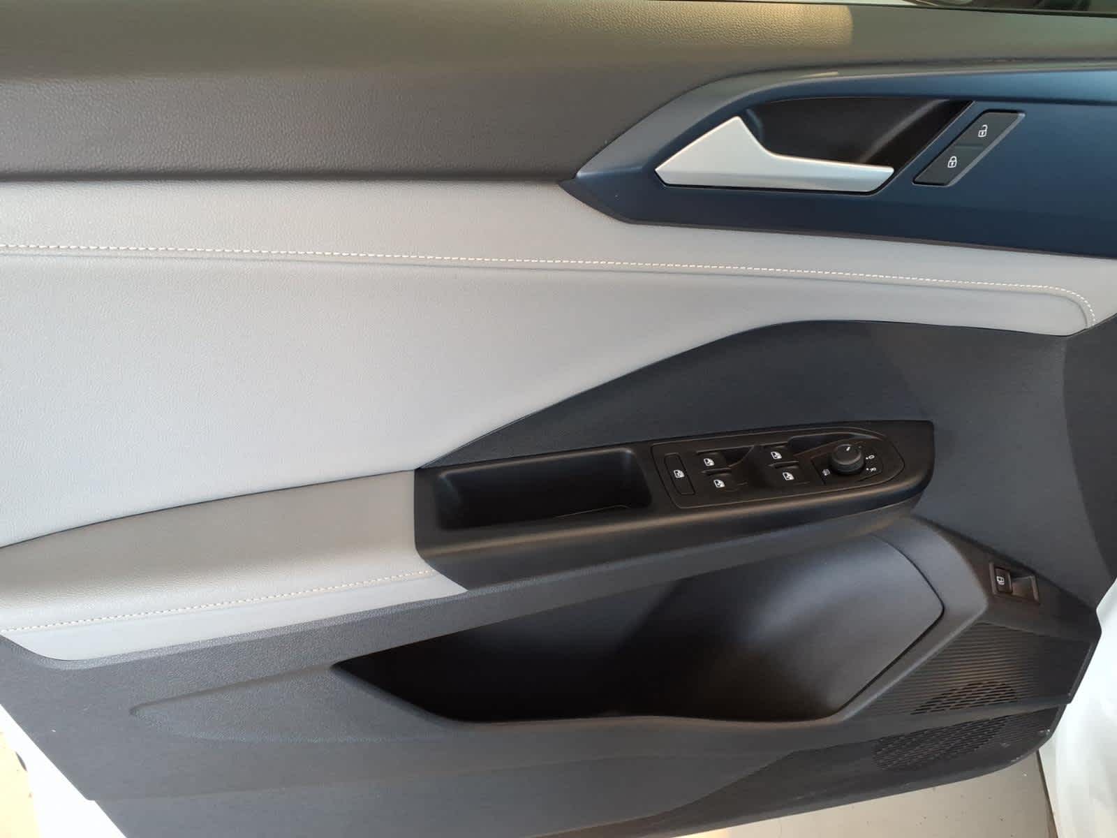 2024 Volkswagen Taos SE 4MOTION