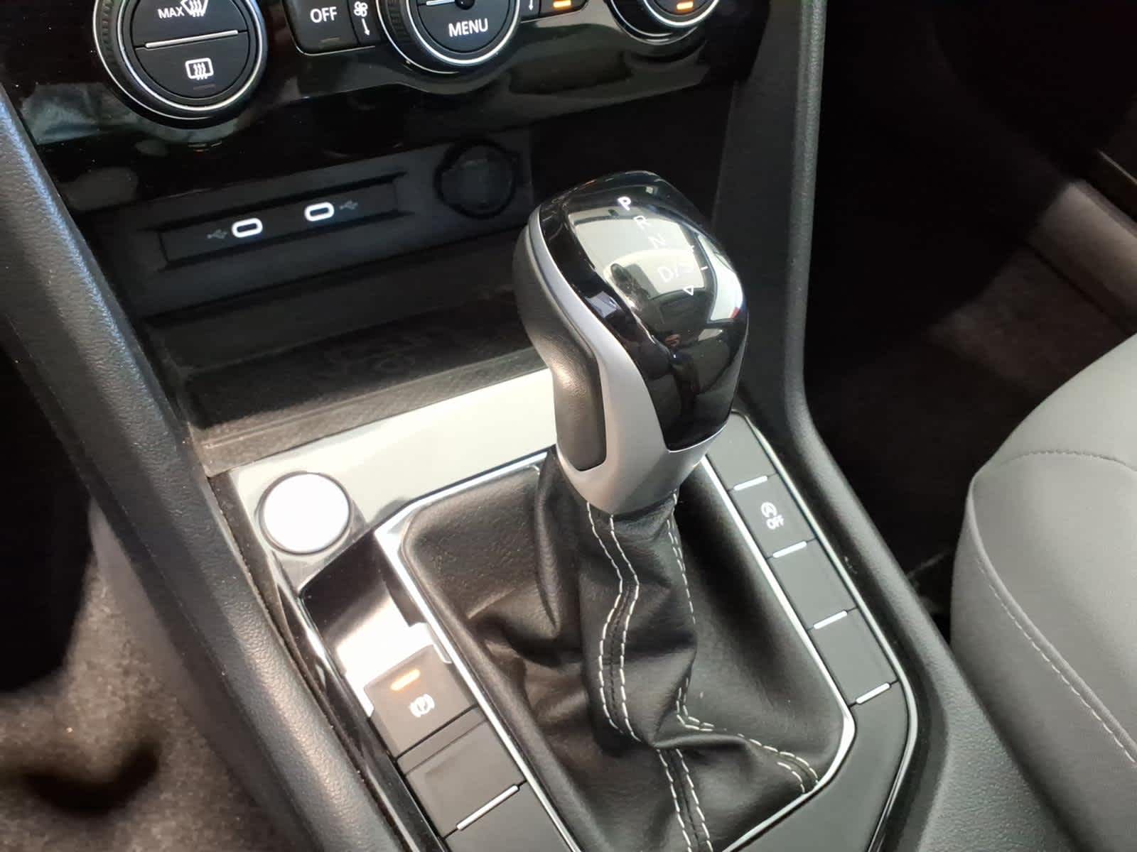 2024 Volkswagen Taos SE 4MOTION