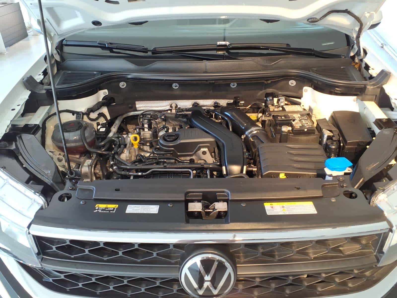 2024 Volkswagen Taos SE 4MOTION