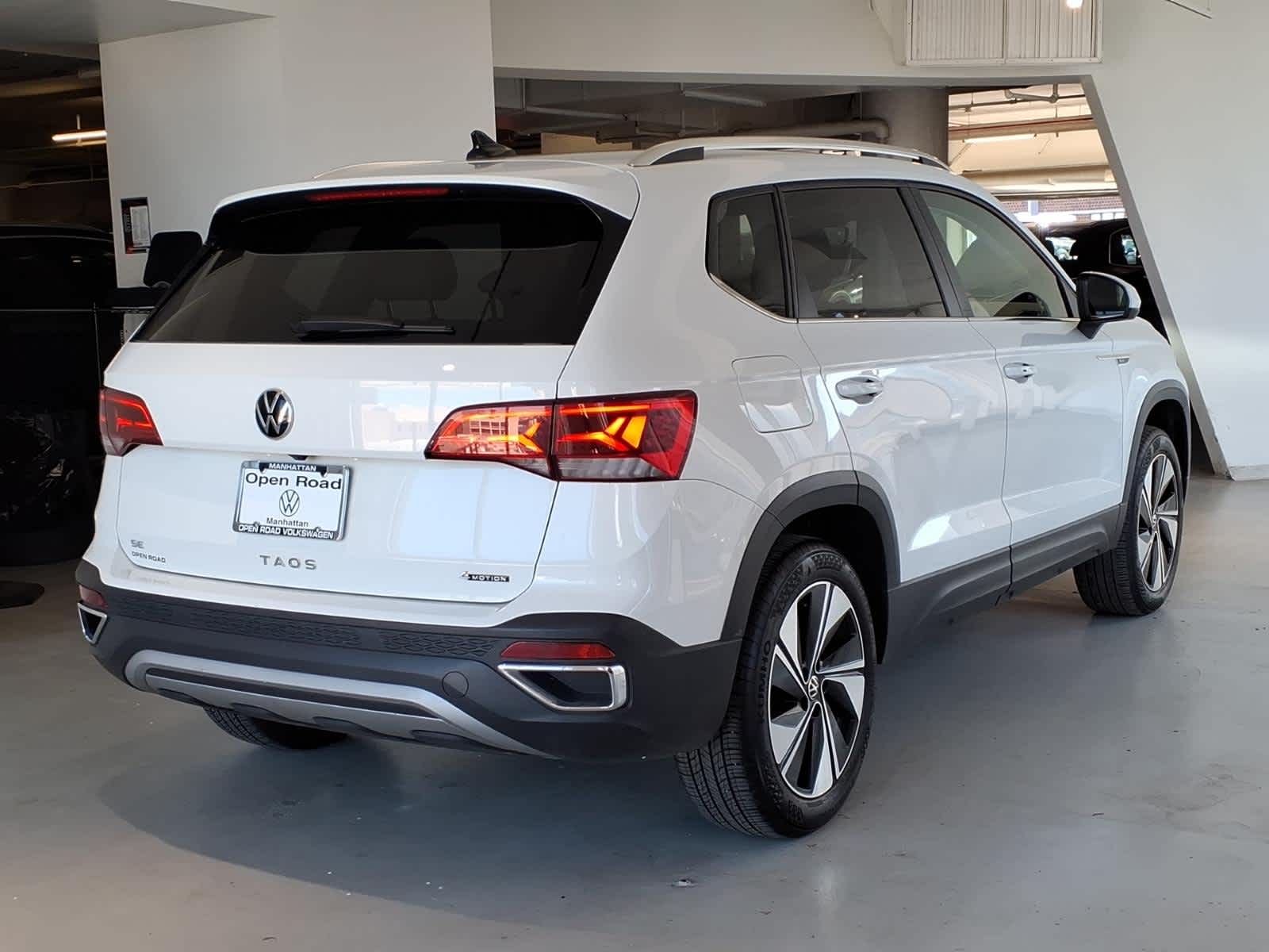 2024 Volkswagen Taos SE 4MOTION