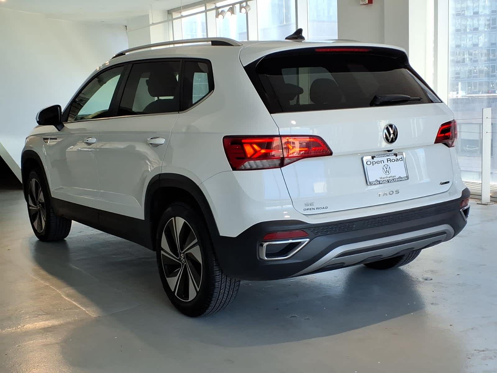 2024 Volkswagen Taos SE 4MOTION