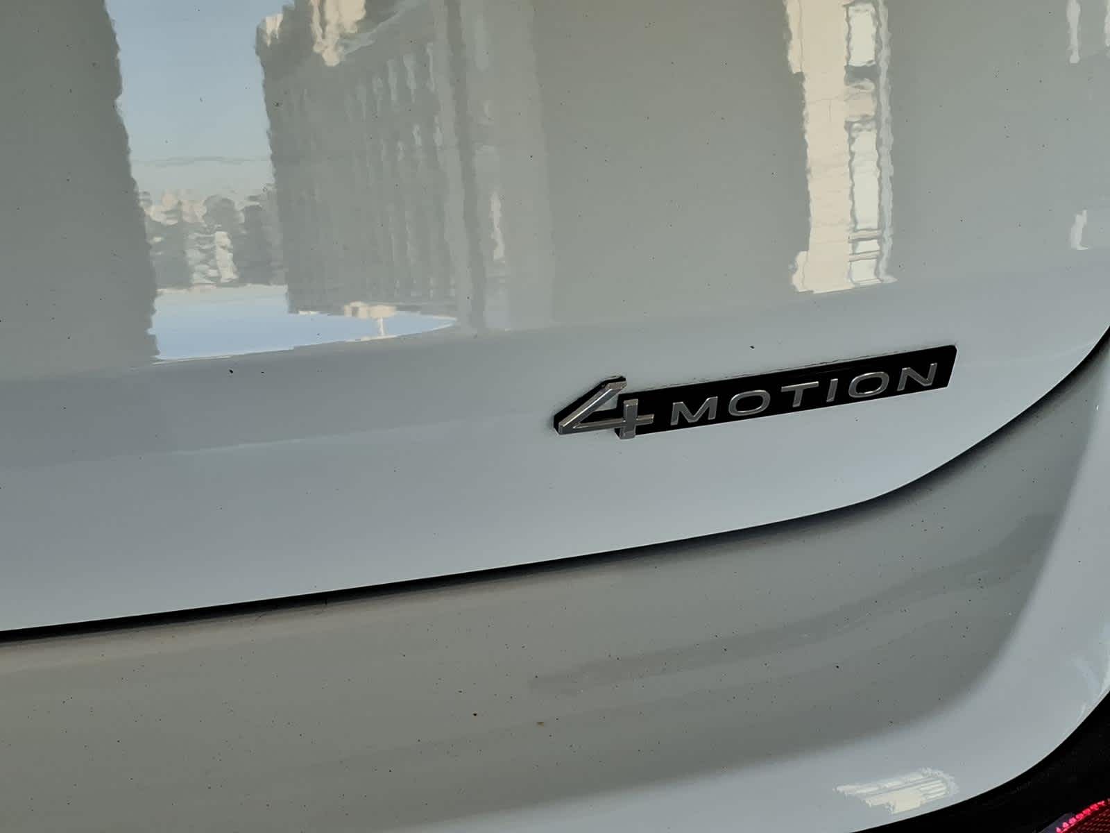 2024 Volkswagen Taos SE 4MOTION